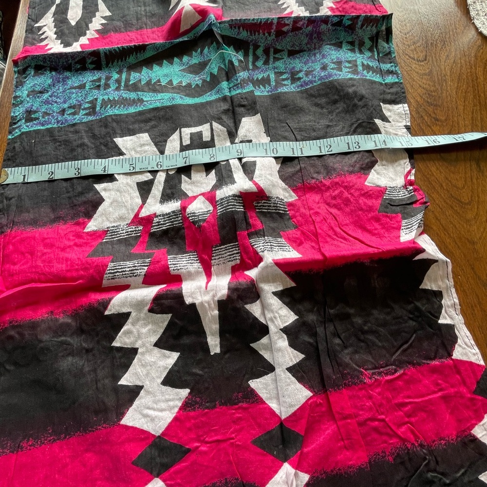 Raj Black and Pink Geometric Scarf